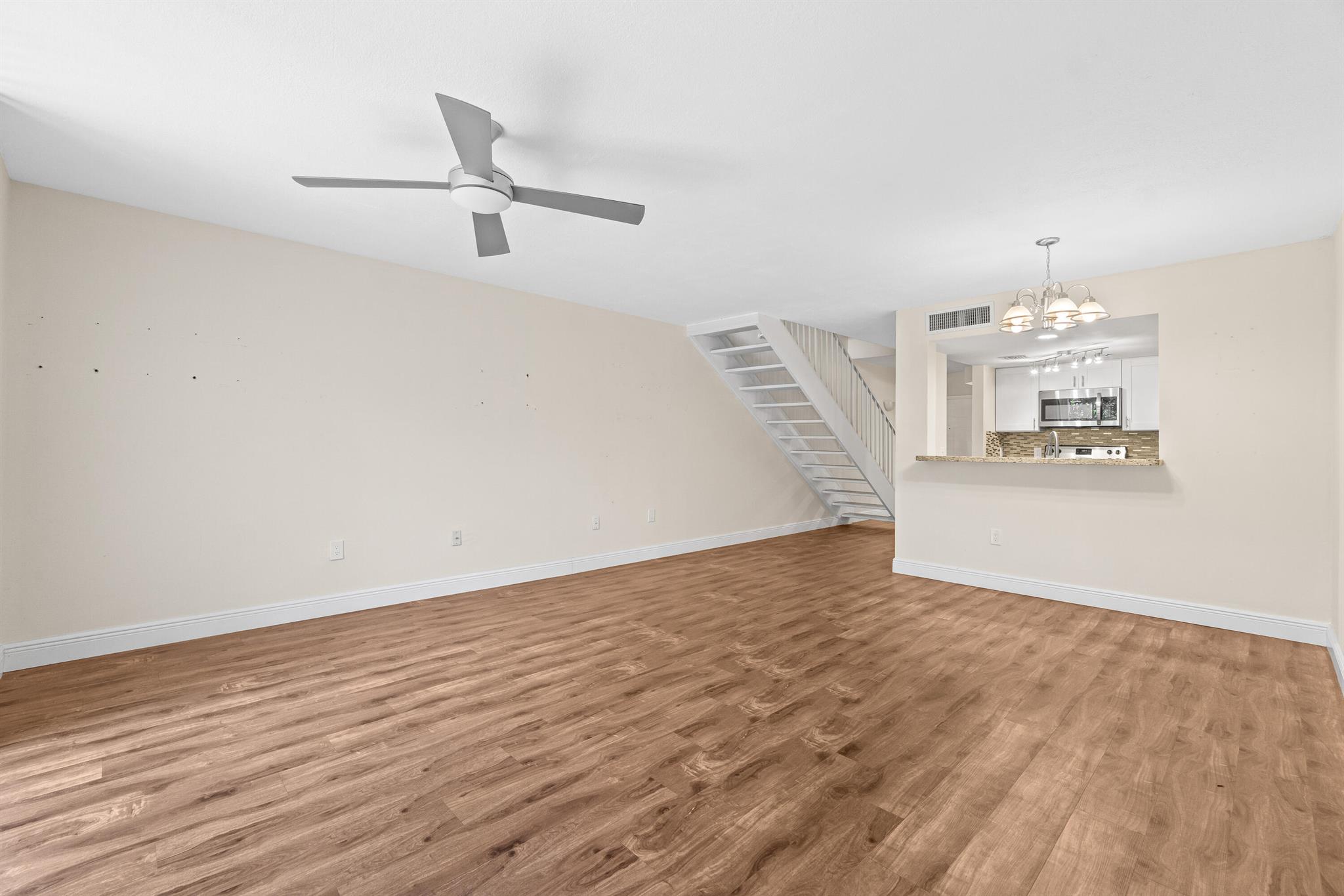 HYPOLUXOS MARINERS CAY CO - Residential Lease