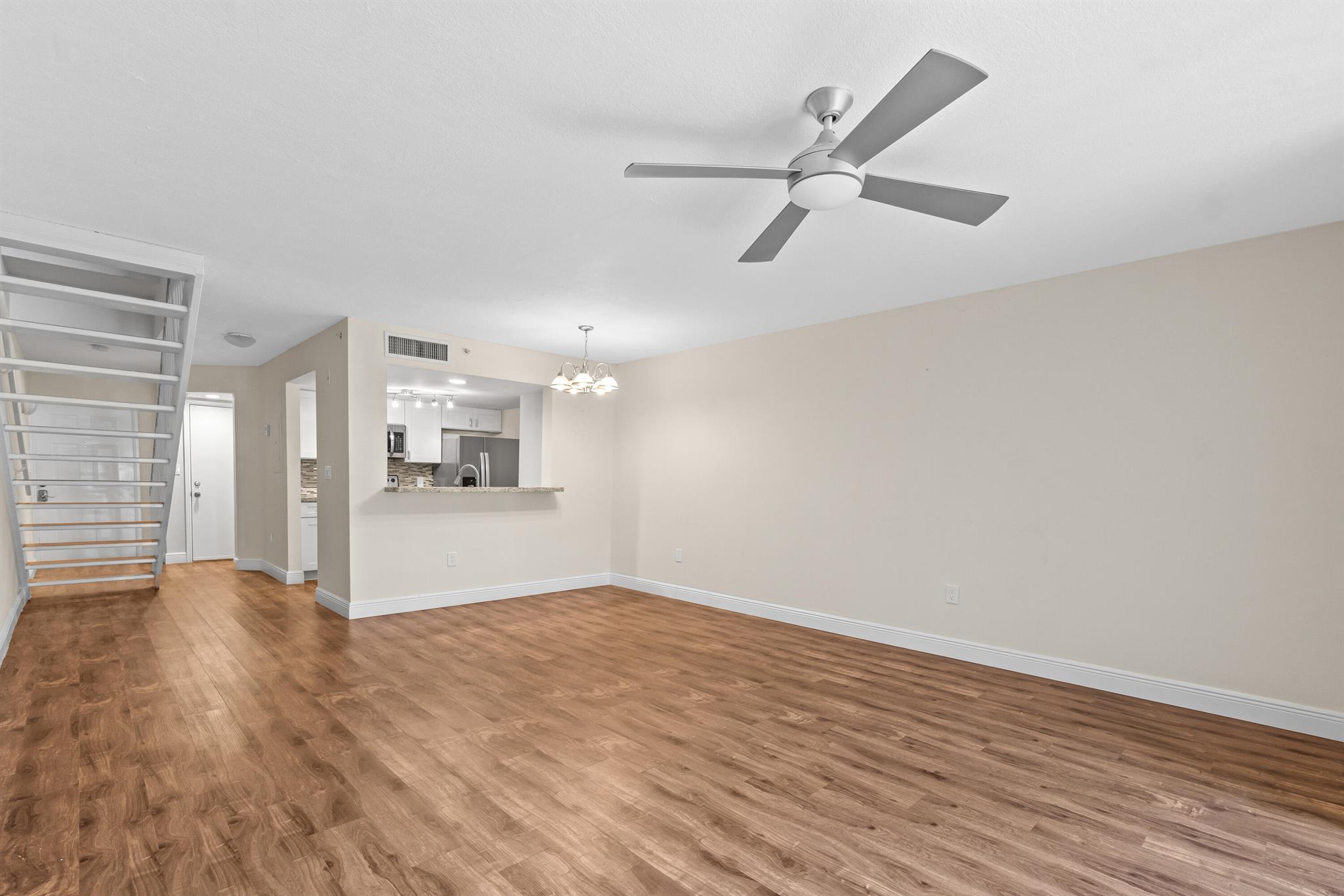 HYPOLUXOS MARINERS CAY CO - Residential Lease