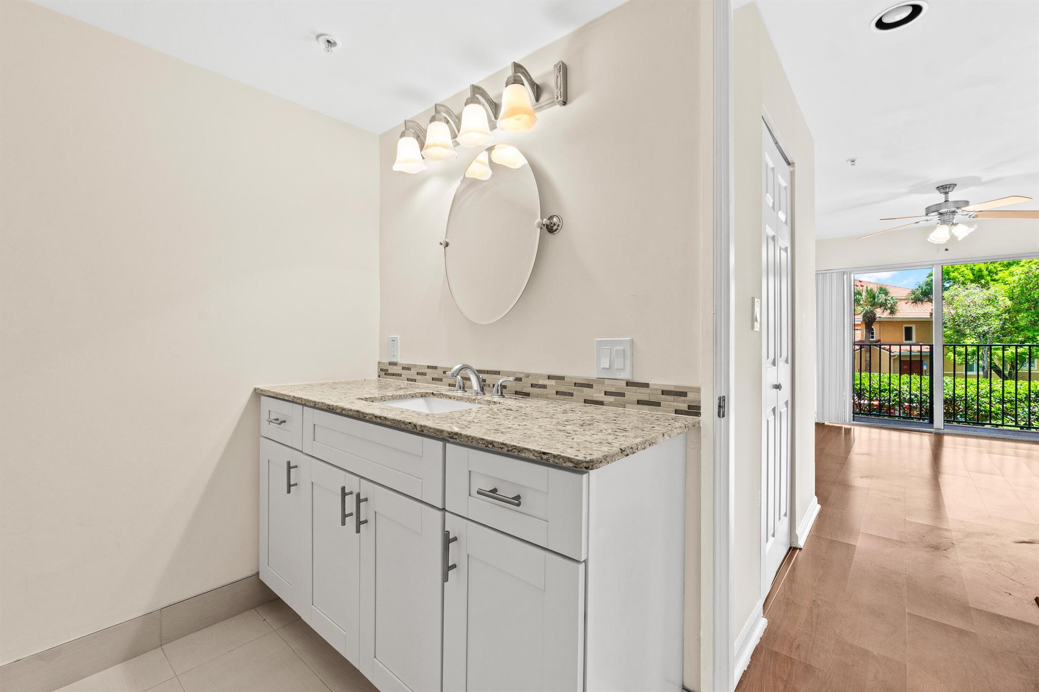 HYPOLUXOS MARINERS CAY CO - Residential Lease