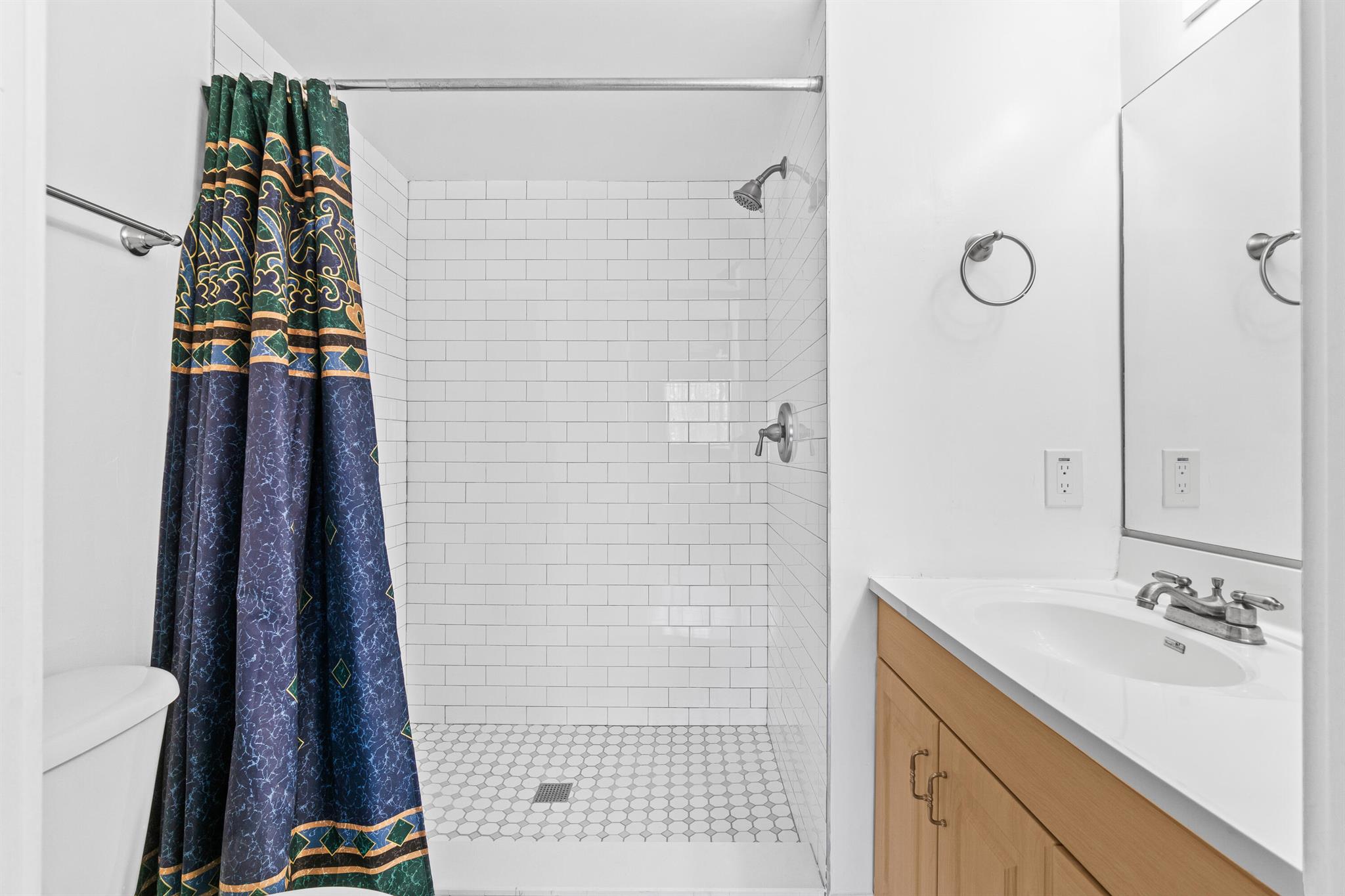 HYPOLUXOS MARINERS CAY CO - Residential Lease