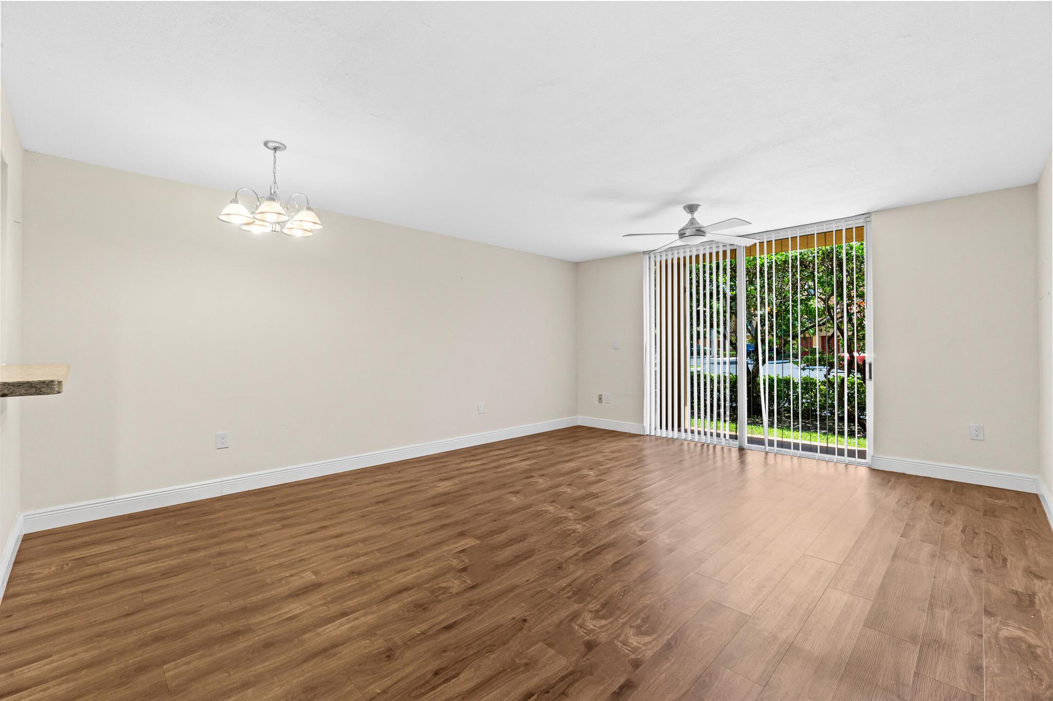 HYPOLUXOS MARINERS CAY CO - Residential Lease