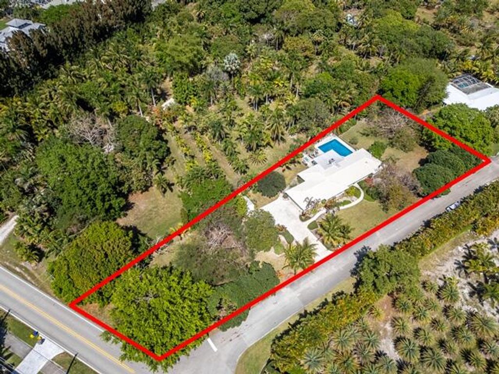 Photo of 14 Bamboo Lane, Jupiter, FL 33458 (MLS # R10971738)