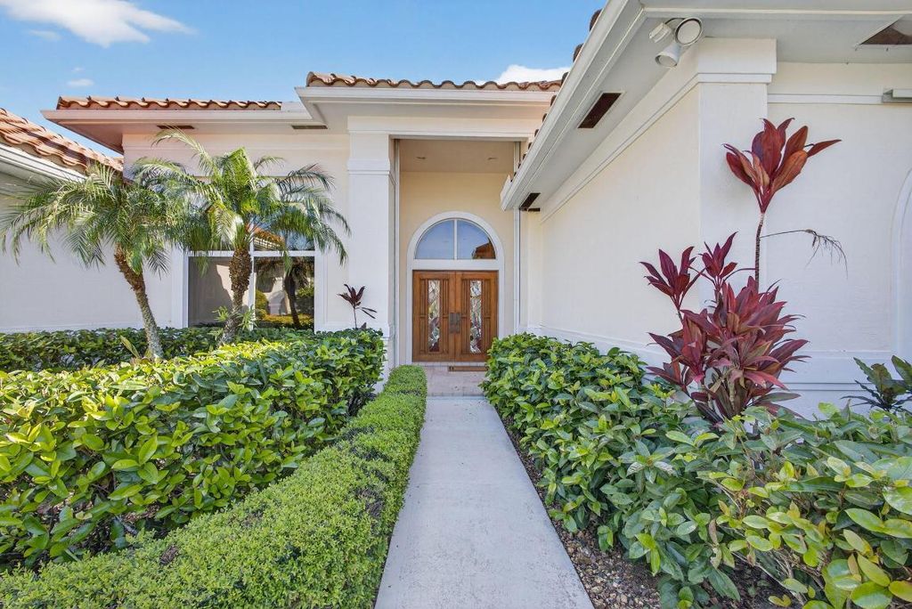 Photo of 42 Cayman Place, Palm Beach Gardens, FL 33418 (MLS # R11133350)