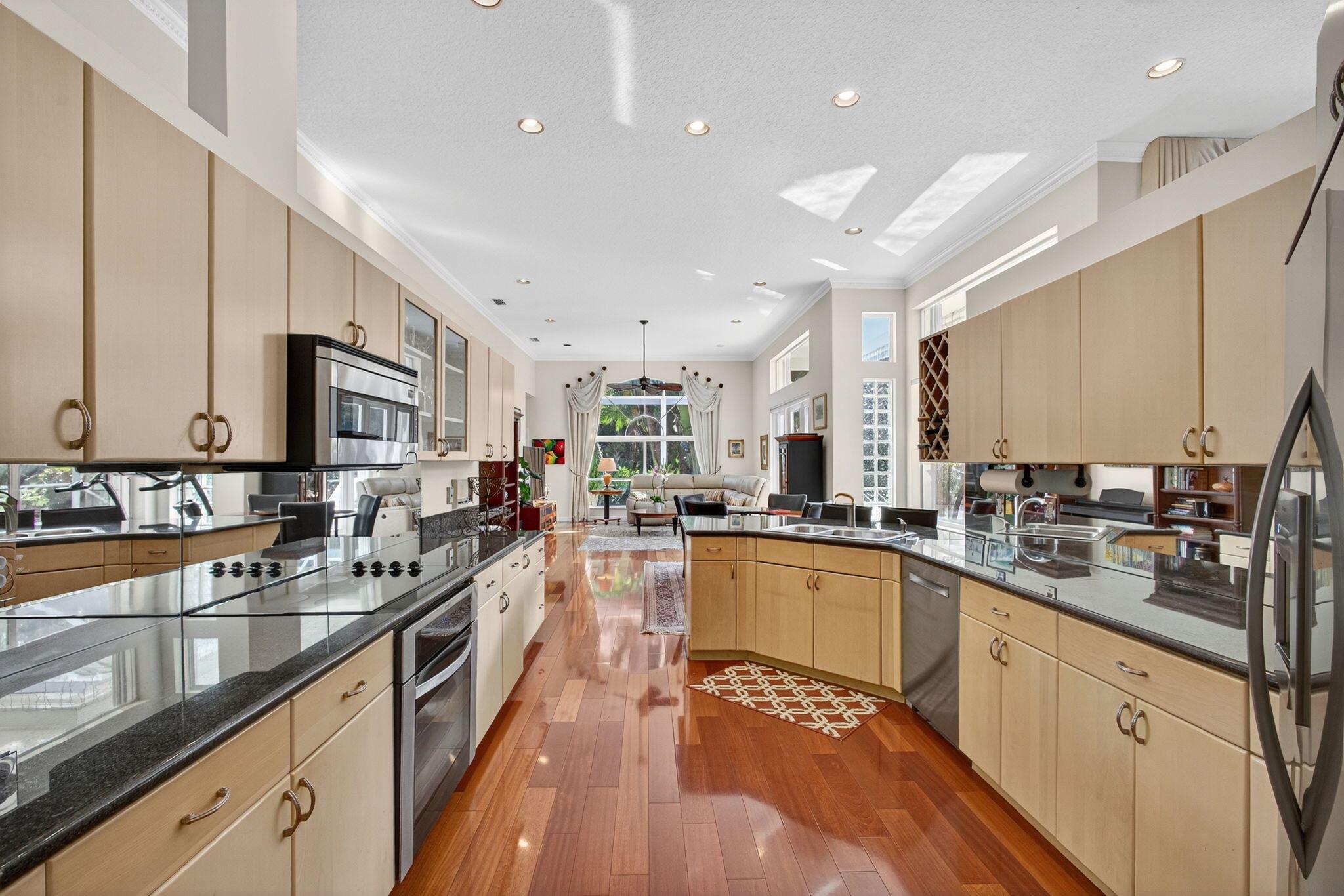 THE ISLAND - Residential