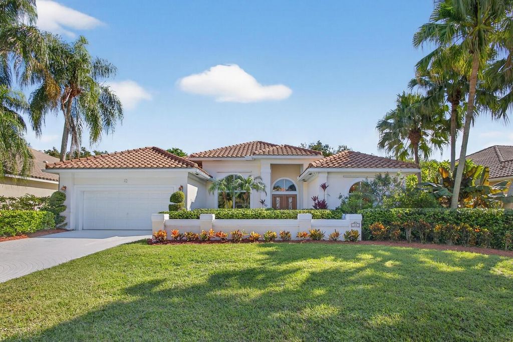Photo of 42 Cayman Place, Palm Beach Gardens, FL 33418 (MLS # R11133350)
