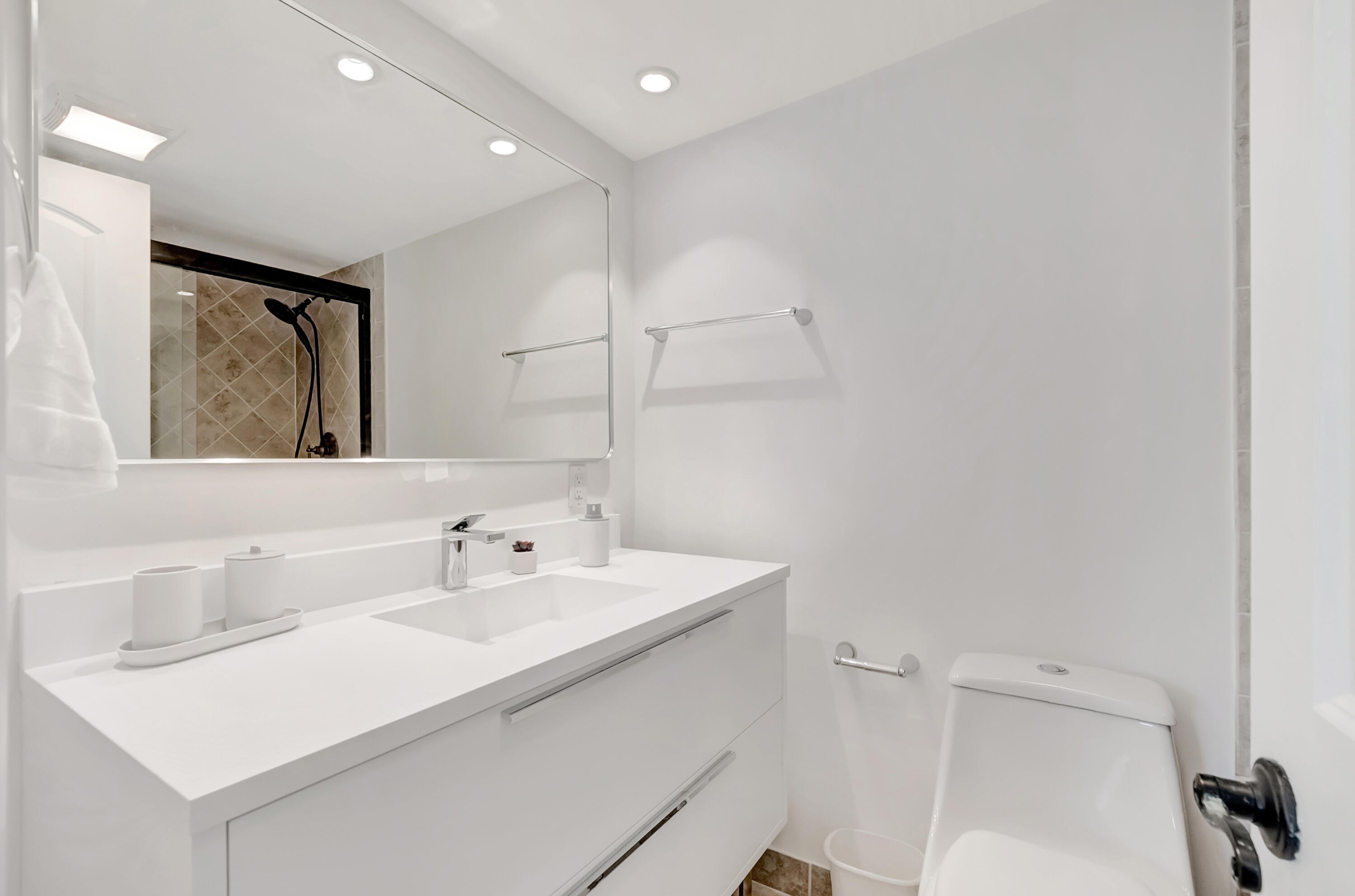 YARMOUTH AT CENTURY VILLAGE CONDO - Residential