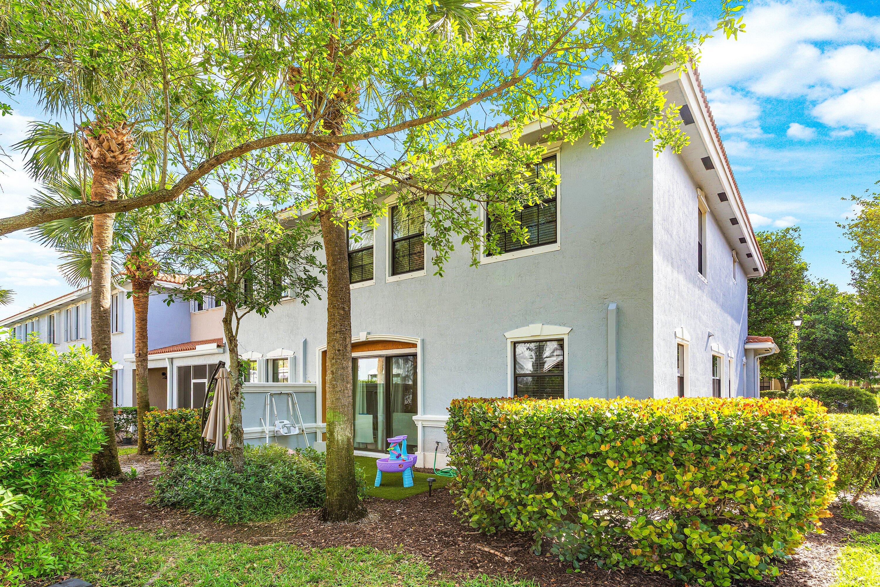 Gramercy Square - Residential