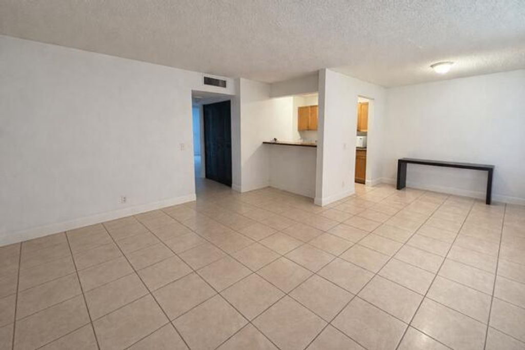 Photo of 416 Meadows Circle, Boynton Beach, FL 33436 (MLS # R11149017)