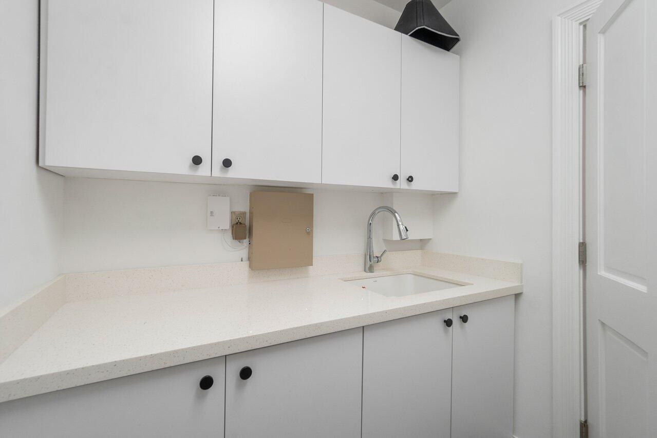 MIZNER TOWER - Residential