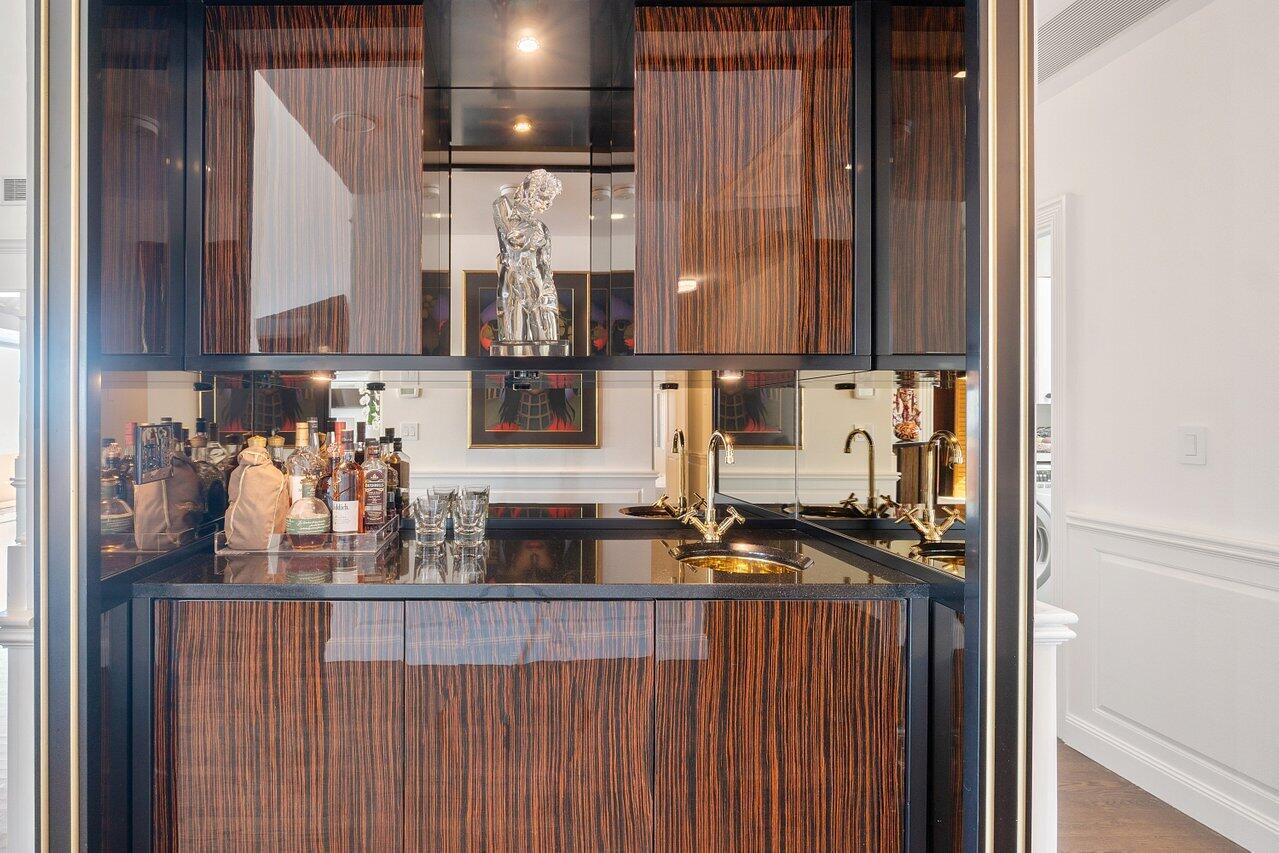 MIZNER TOWER - Residential