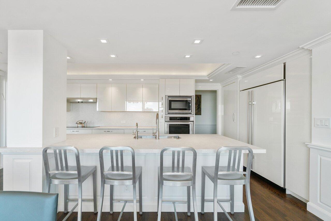 MIZNER TOWER - Residential