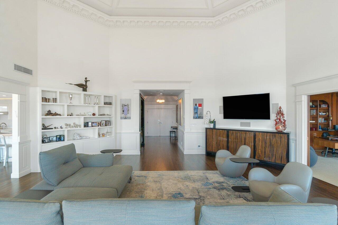 MIZNER TOWER - Residential