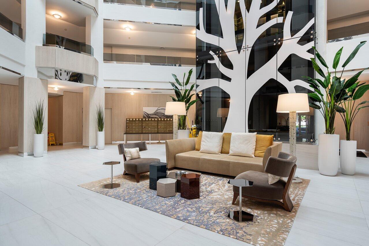 MIZNER TOWER - Residential