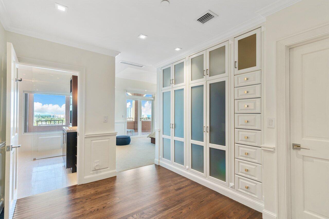 MIZNER TOWER - Residential