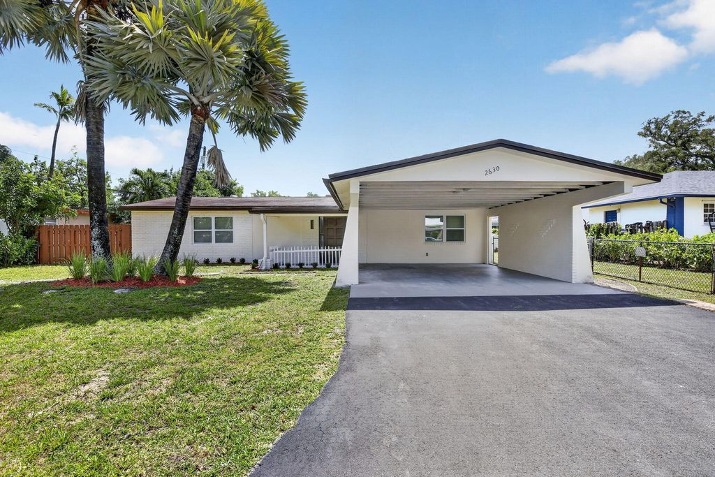 Photo of 2630 SW 49th Court, Fort Lauderdale, FL 33312 (MLS # B26014574)