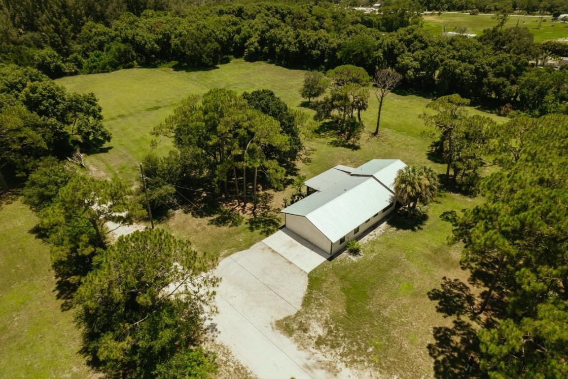 4225 SW Leighton Farms