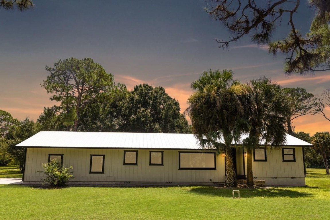 4225 SW Leighton Farms