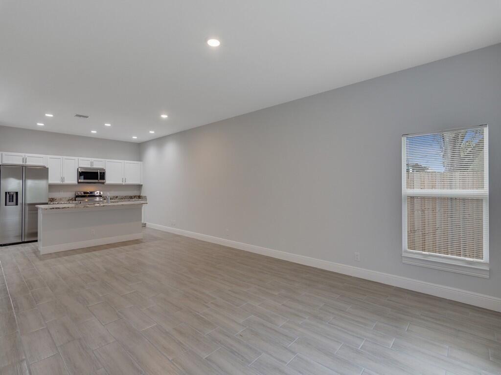 PARADISE PARK UNIT NO 2 - Residential Lease