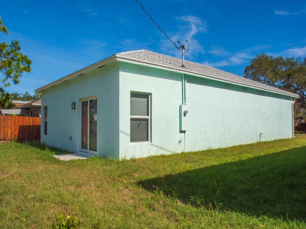 PARADISE PARK UNIT NO 2 - Residential Lease