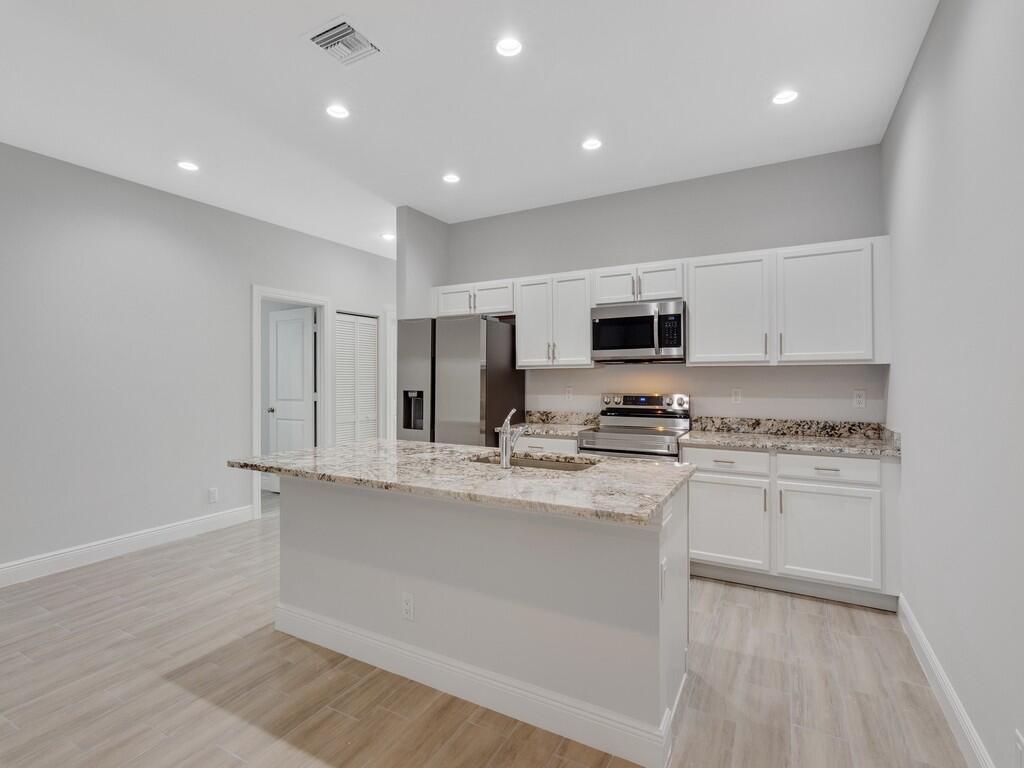 PARADISE PARK UNIT NO 2 - Residential Lease