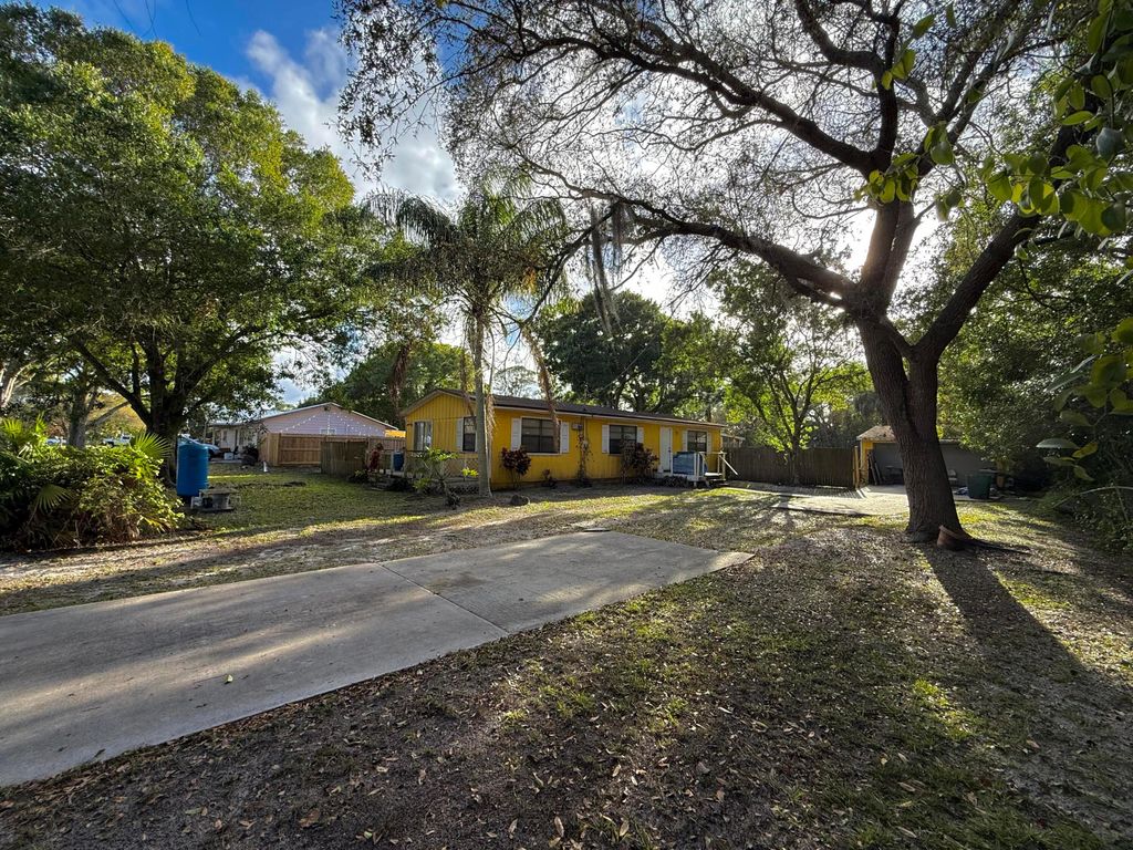 Photo of 4609 Buchanan Drive, Fort Pierce, FL 34982 (MLS # R11169394)