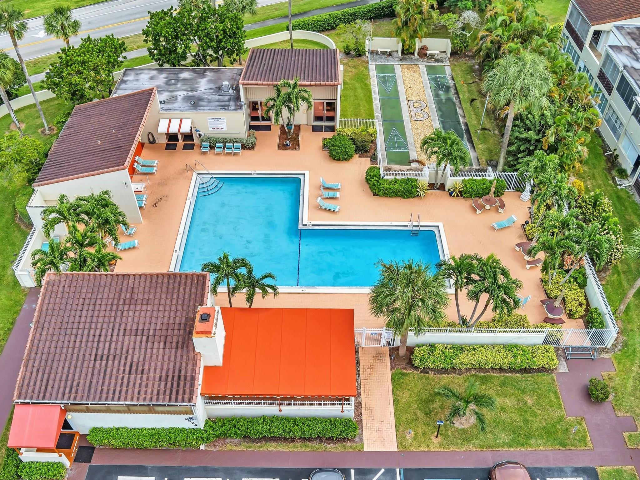 BOUNDBROOK CONDO S - Residential