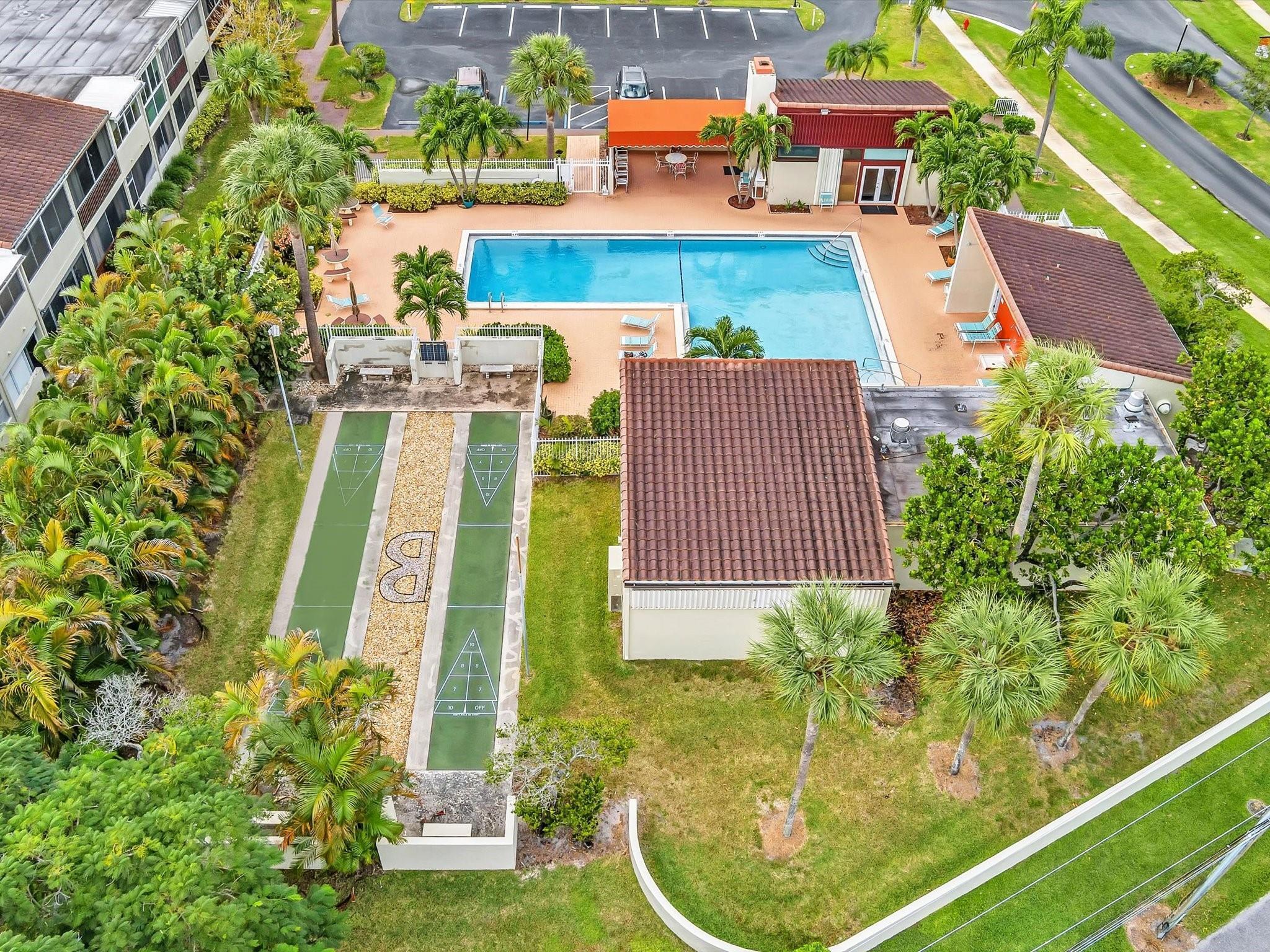 BOUNDBROOK CONDO S - Residential