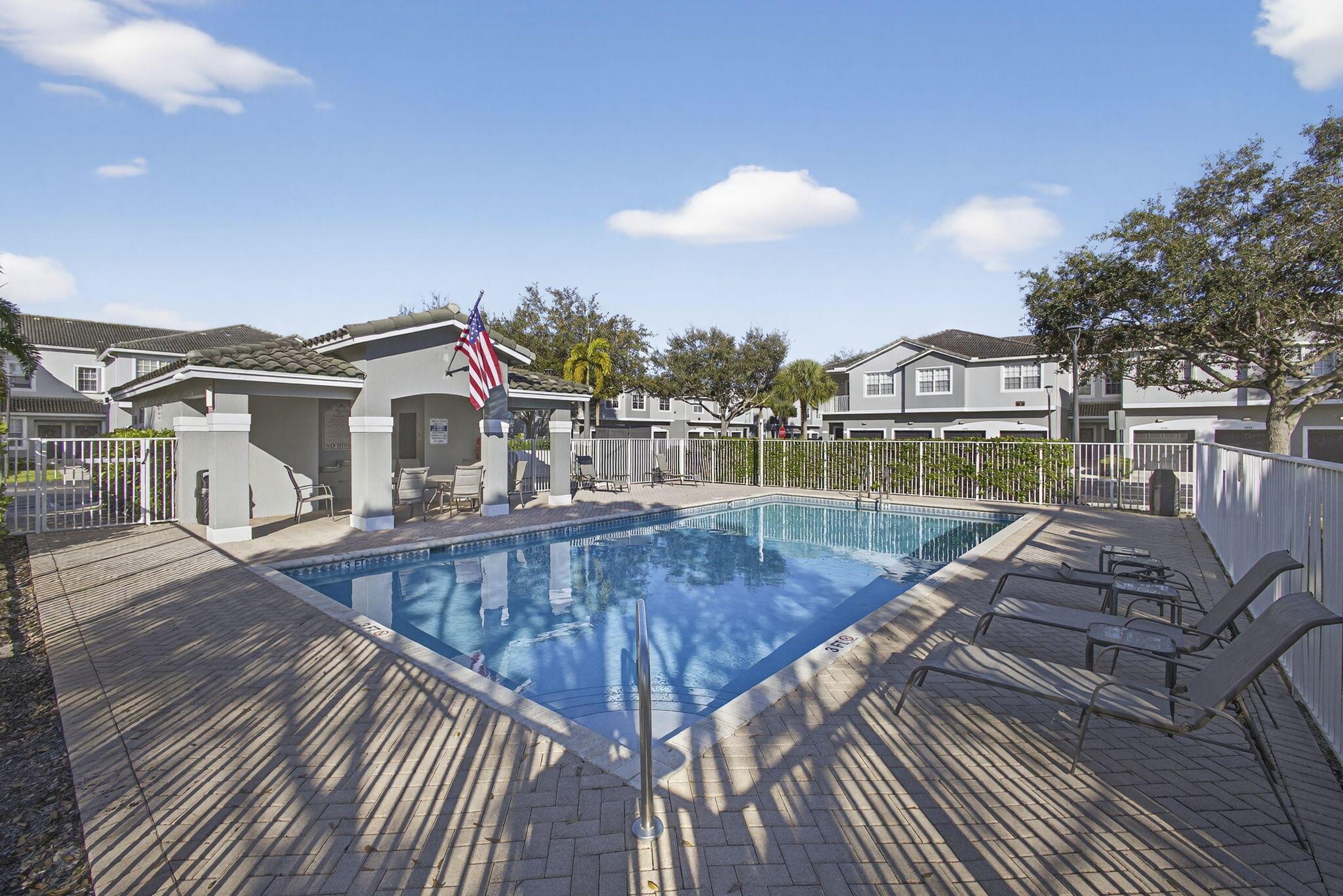 MAGNOLIA BAY CONDOMIMIUM - Residential Lease