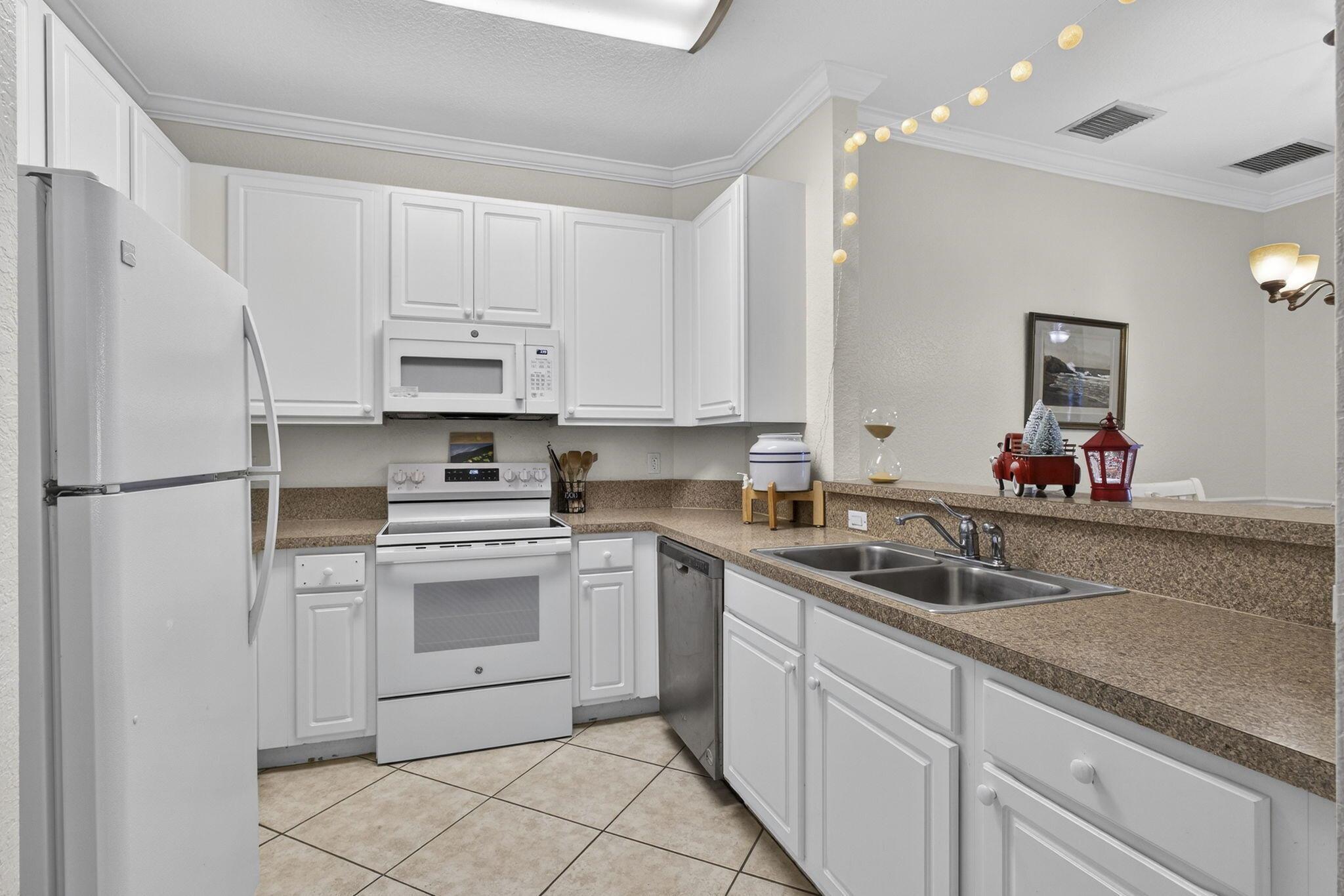 MAGNOLIA BAY CONDOMIMIUM - Residential Lease