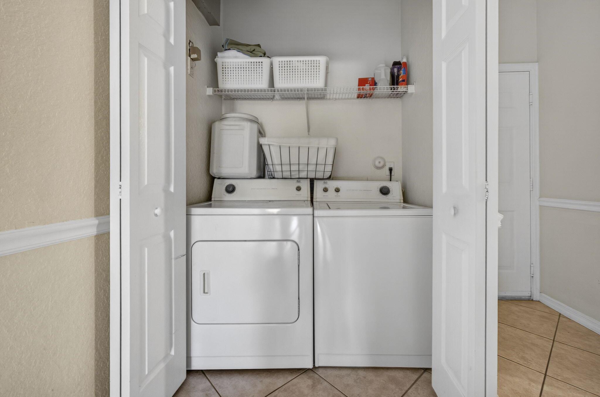 MAGNOLIA BAY CONDOMIMIUM - Residential Lease