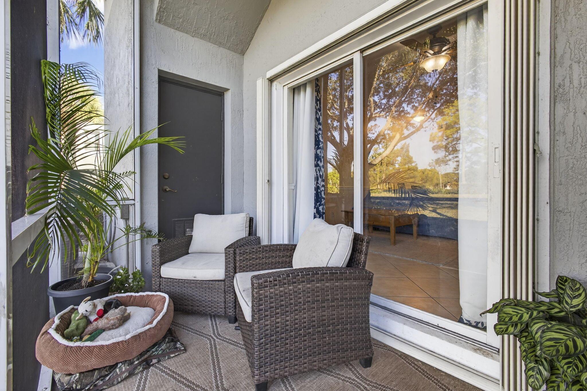 MAGNOLIA BAY CONDOMIMIUM - Residential Lease