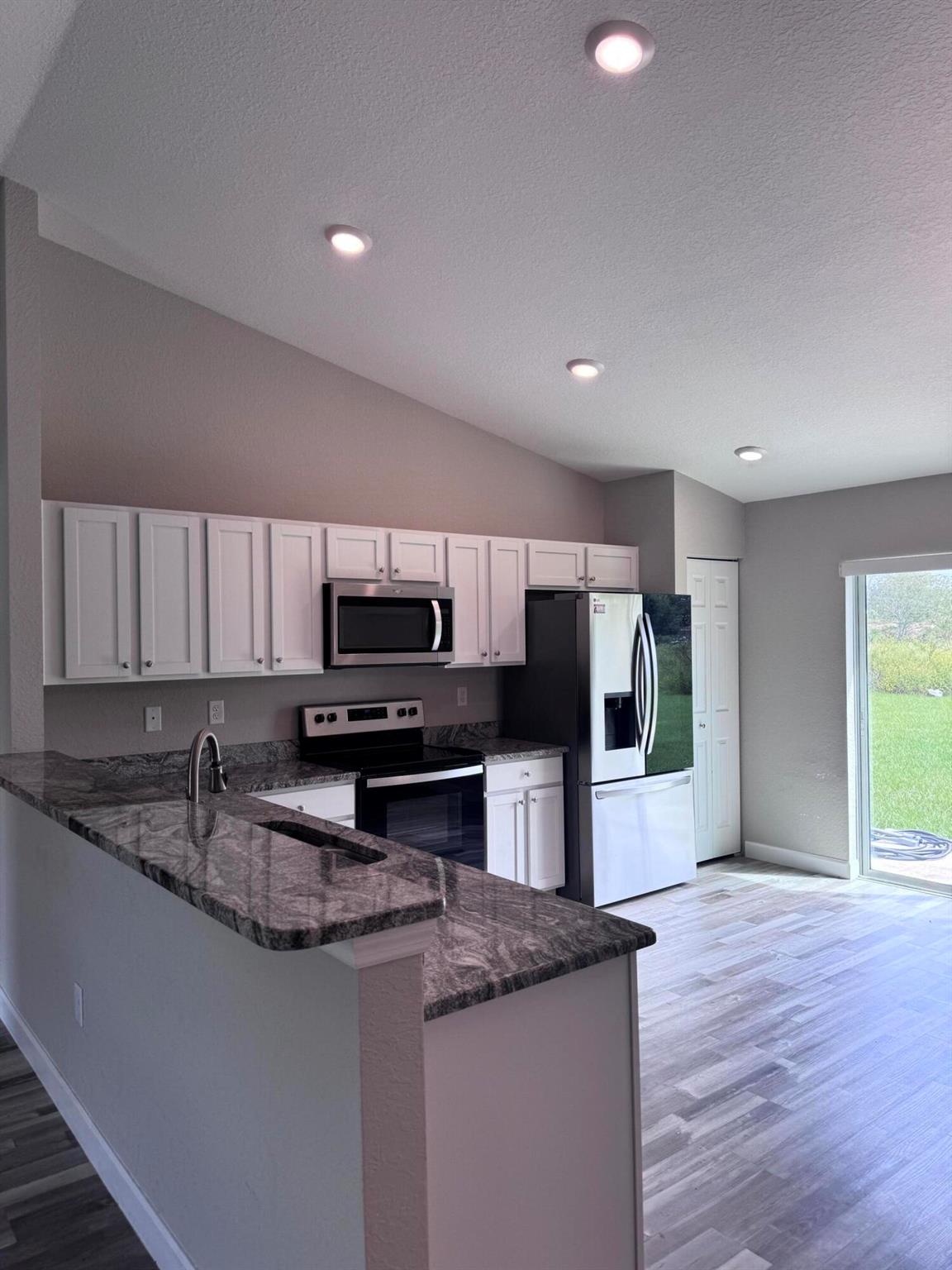 MARION OAKS 10 - Residential Lease
