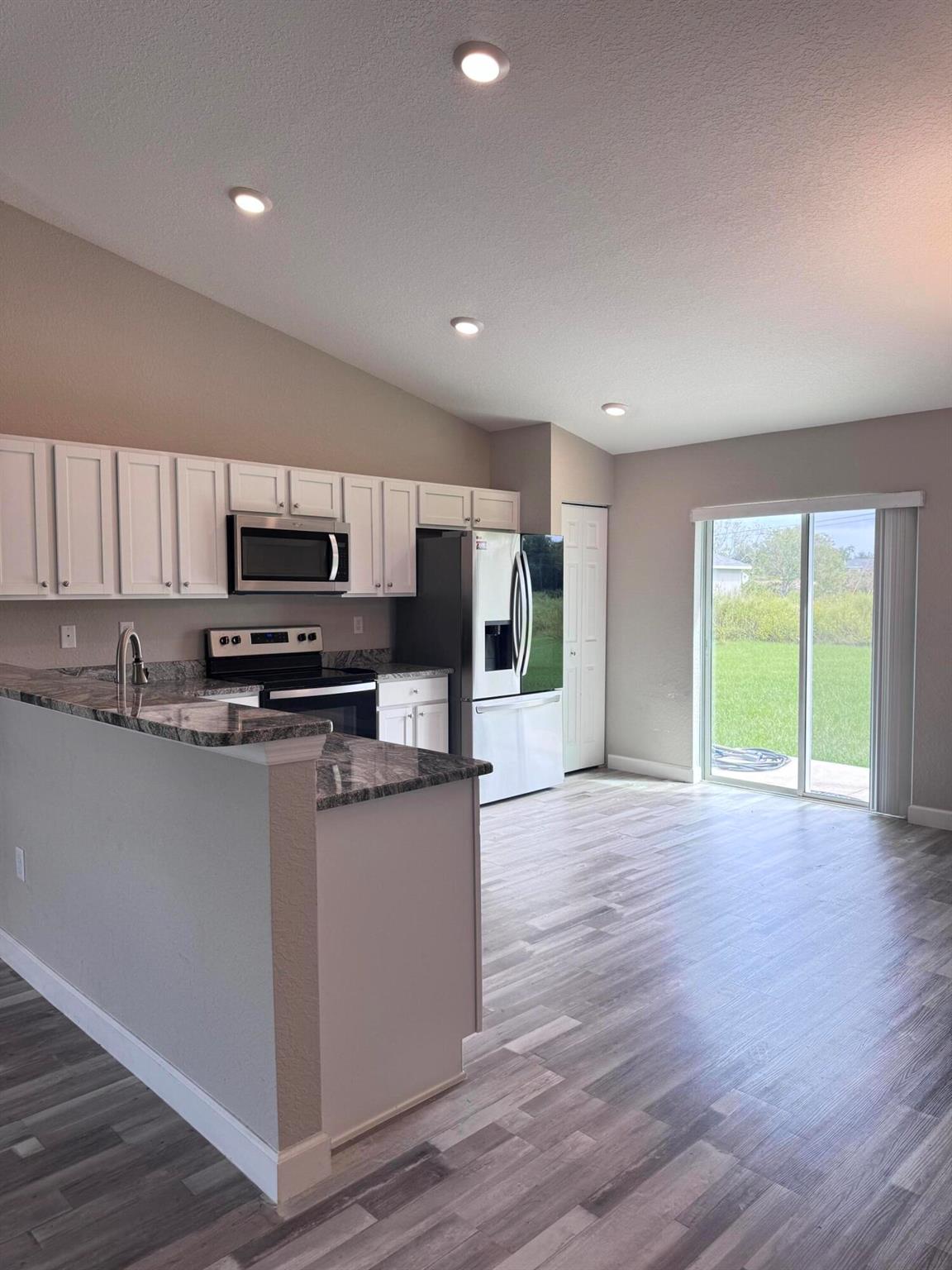 MARION OAKS 10 - Residential Lease