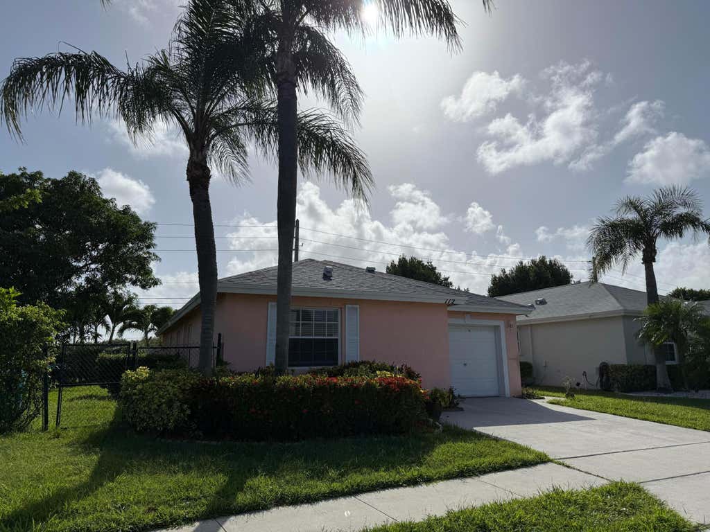 Photo of 112 Sunset Boulevard, Boynton Beach, FL 33426 (MLS # B26058392)