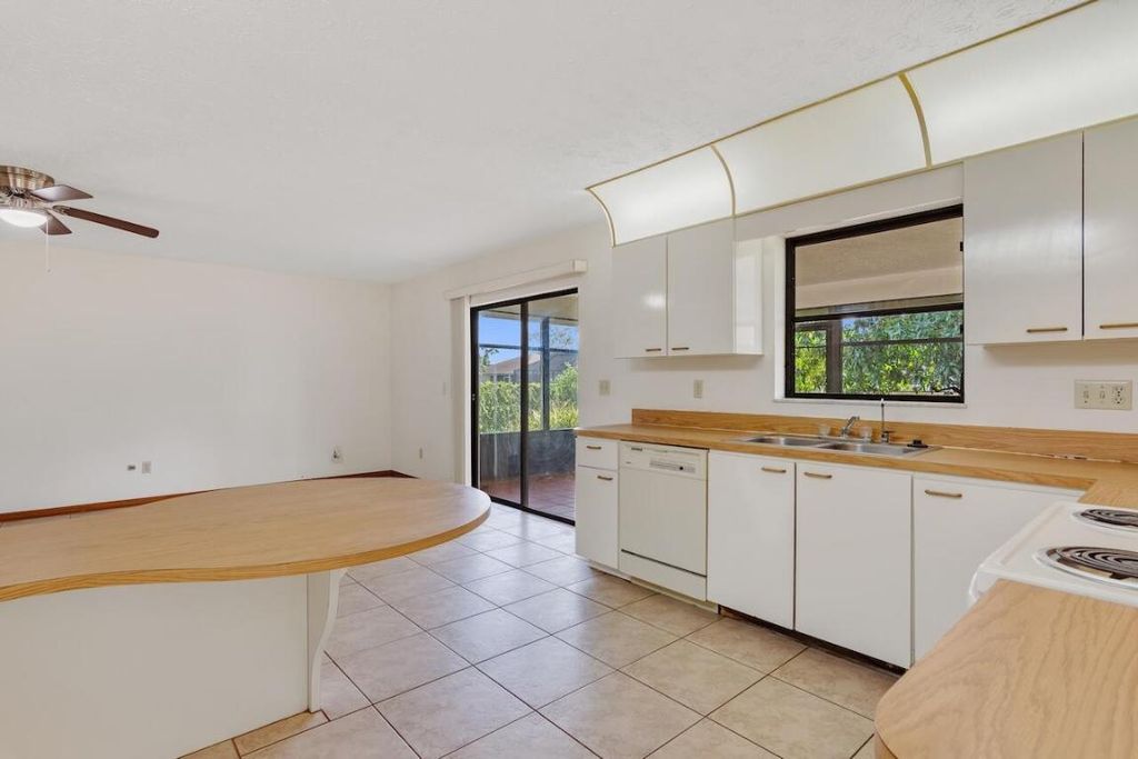 Photo of 362 SE Starfish Avenue, Port Saint Lucie, FL 34983 (MLS # R11144629)