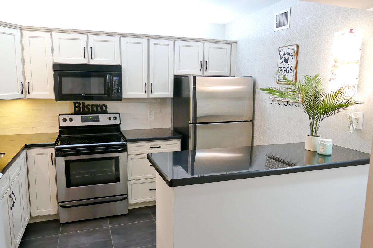 6468 Chasewood Drive D, Jupiter, FL, 33458/$279,900 3 6468 Chasewood Drive D
