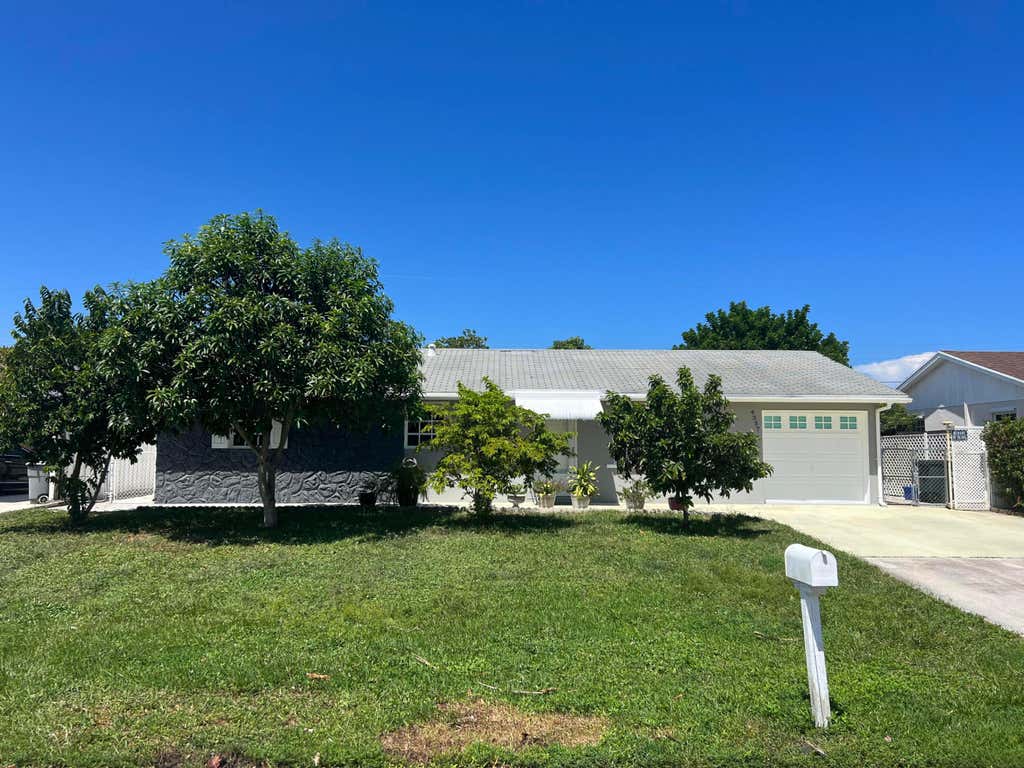 Photo of 4357 Applecrest Drive, Palm Beach Gardens, FL 33410 (MLS # R10920271)