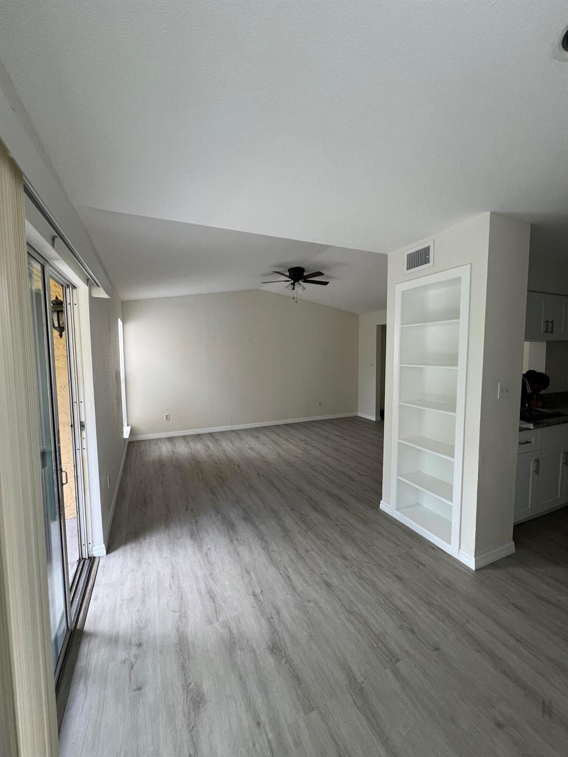 SAVANNAH AT RIVERSIDE CON - Residential Lease