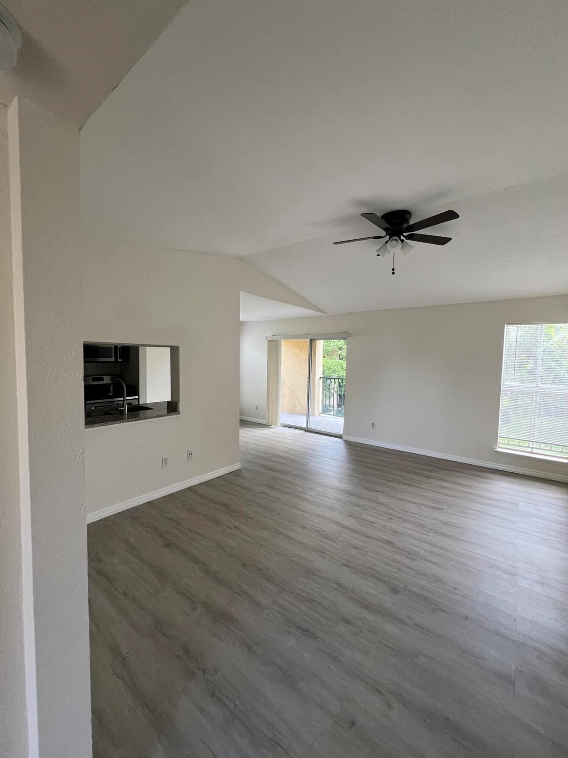 SAVANNAH AT RIVERSIDE CON - Residential Lease