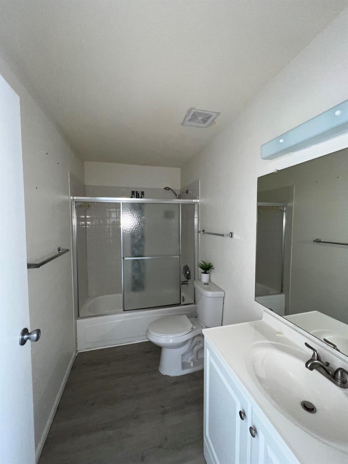 SAVANNAH AT RIVERSIDE CON - Residential Lease