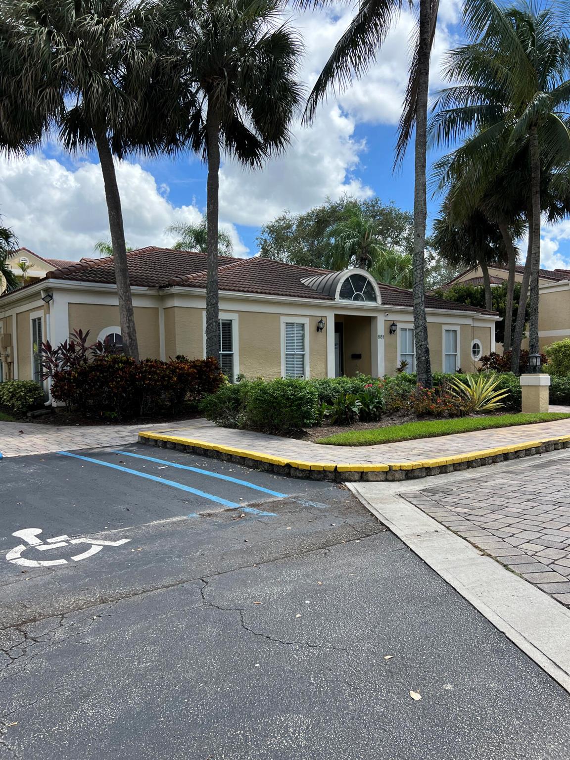 SAVANNAH AT RIVERSIDE CON - Residential Lease