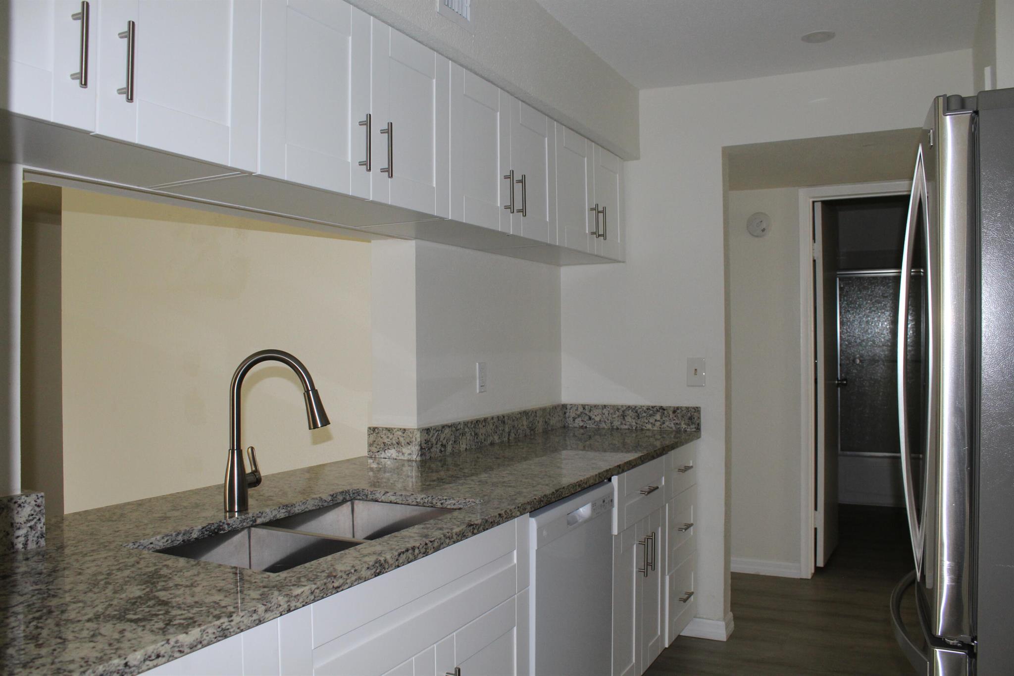 SAVANNAH AT RIVERSIDE CON - Residential Lease