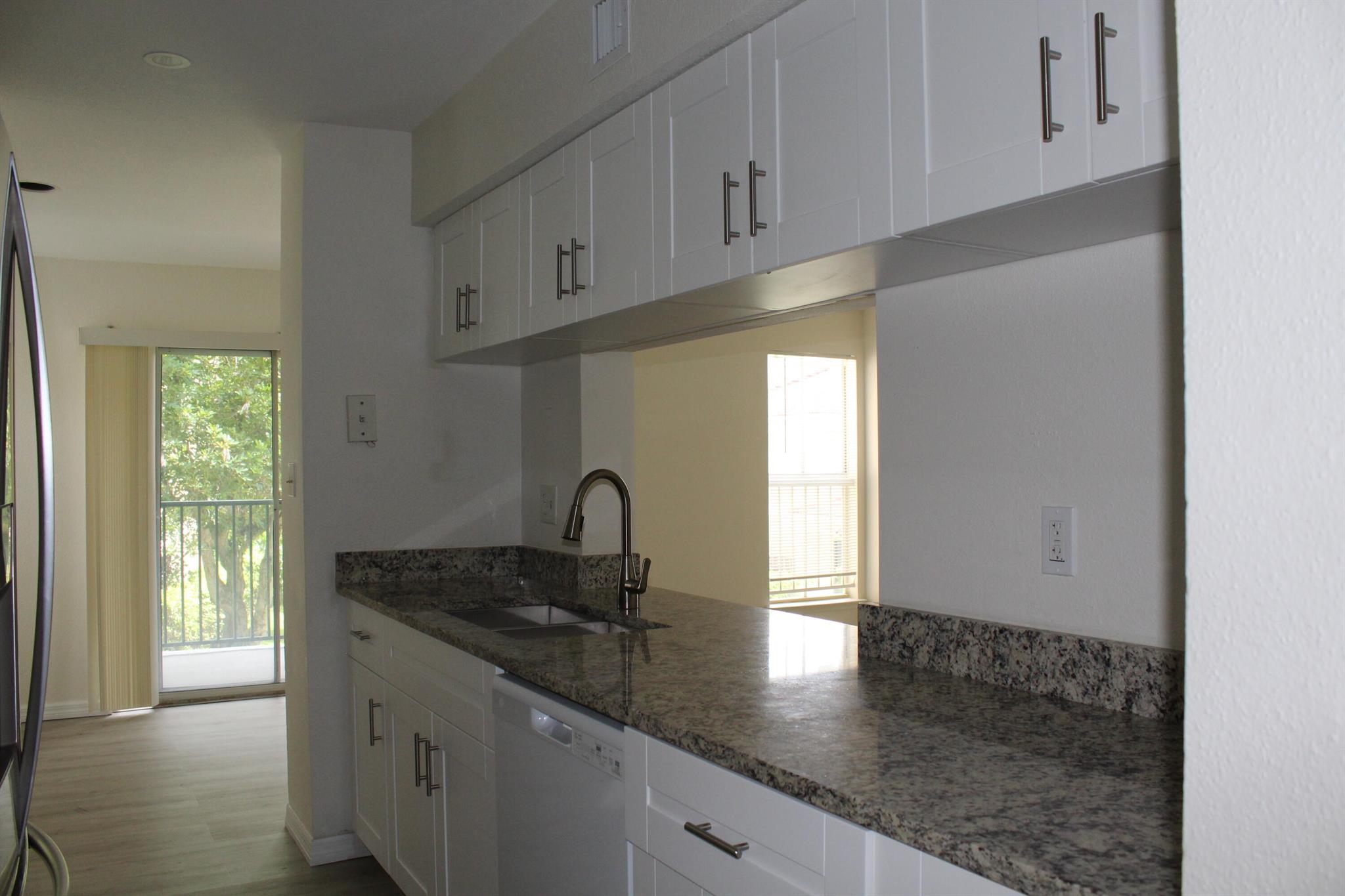 SAVANNAH AT RIVERSIDE CON - Residential Lease