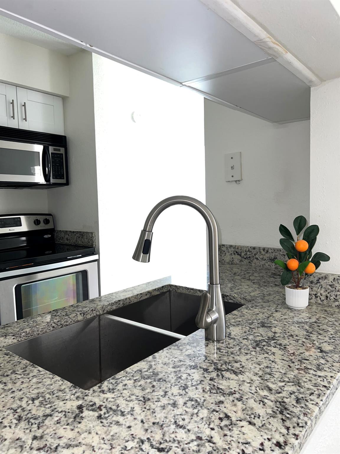 SAVANNAH AT RIVERSIDE CON - Residential Lease