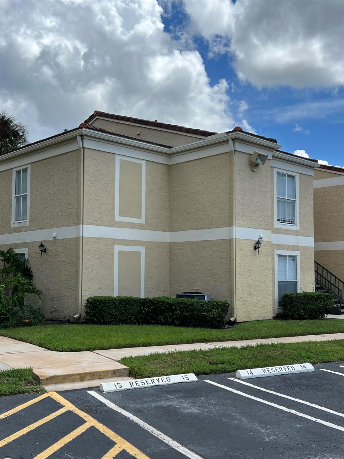 SAVANNAH AT RIVERSIDE CON - Residential Lease