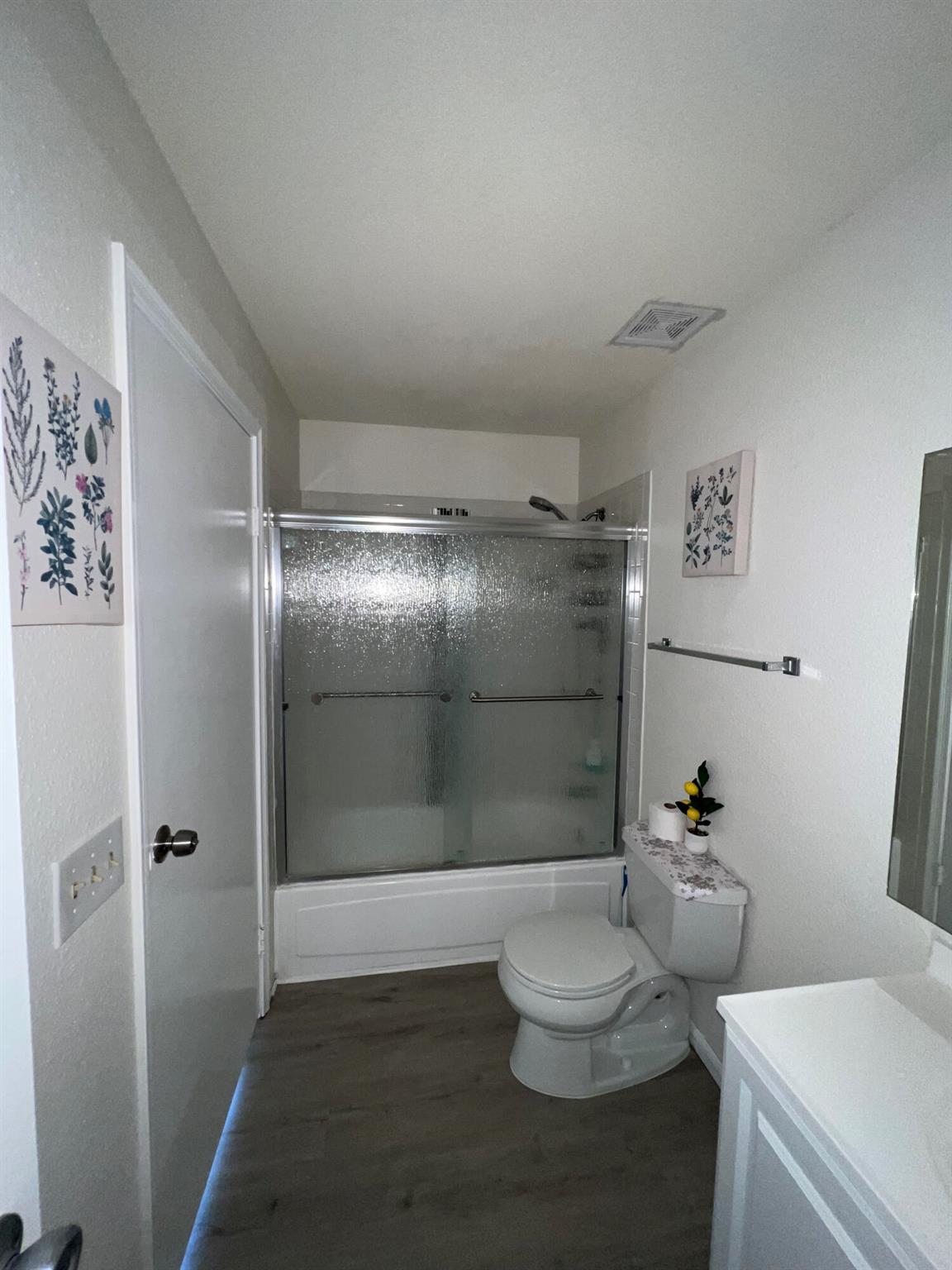 SAVANNAH AT RIVERSIDE CON - Residential Lease