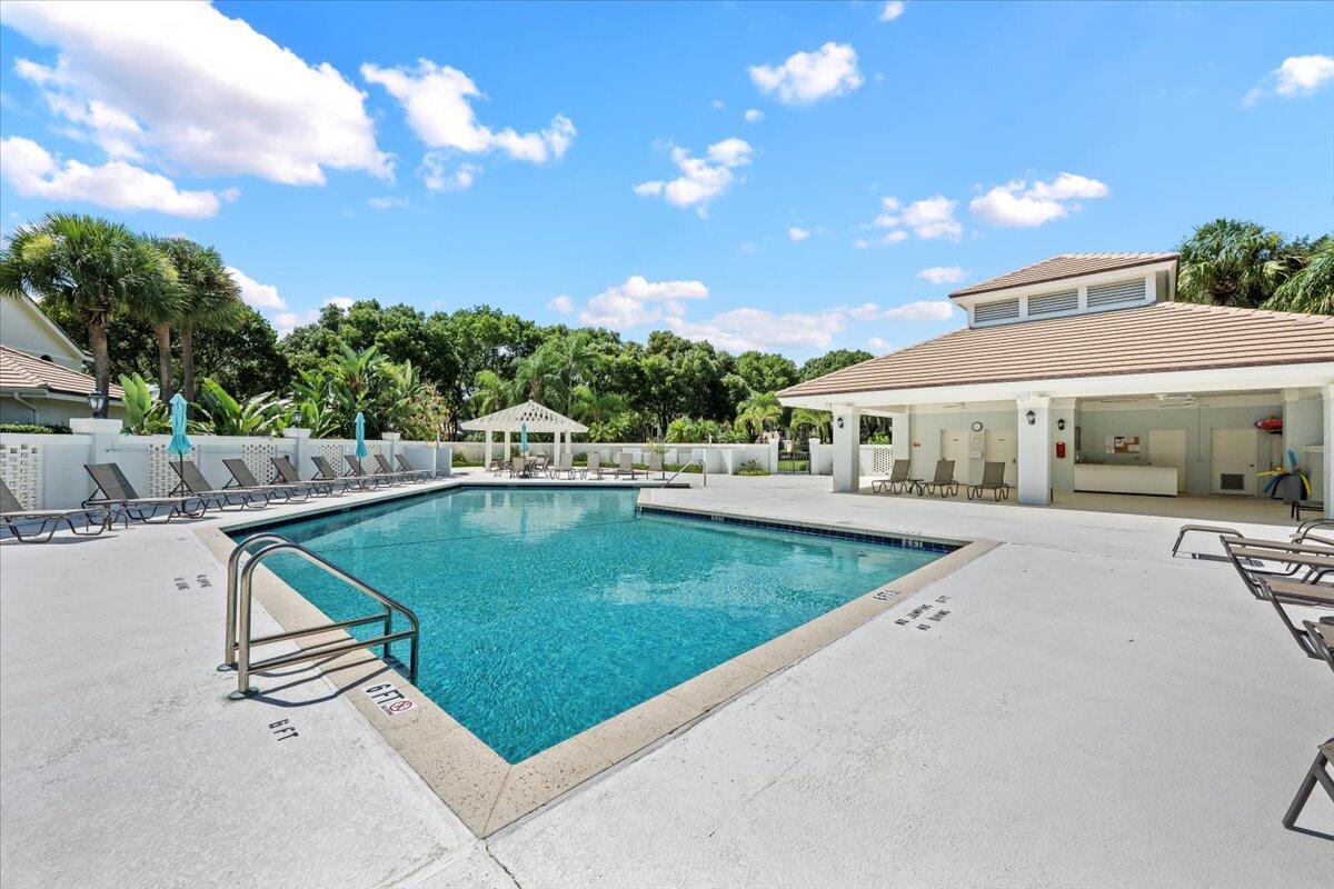 WEST BAY AT JONATHANS LANDING CONDO - Residential