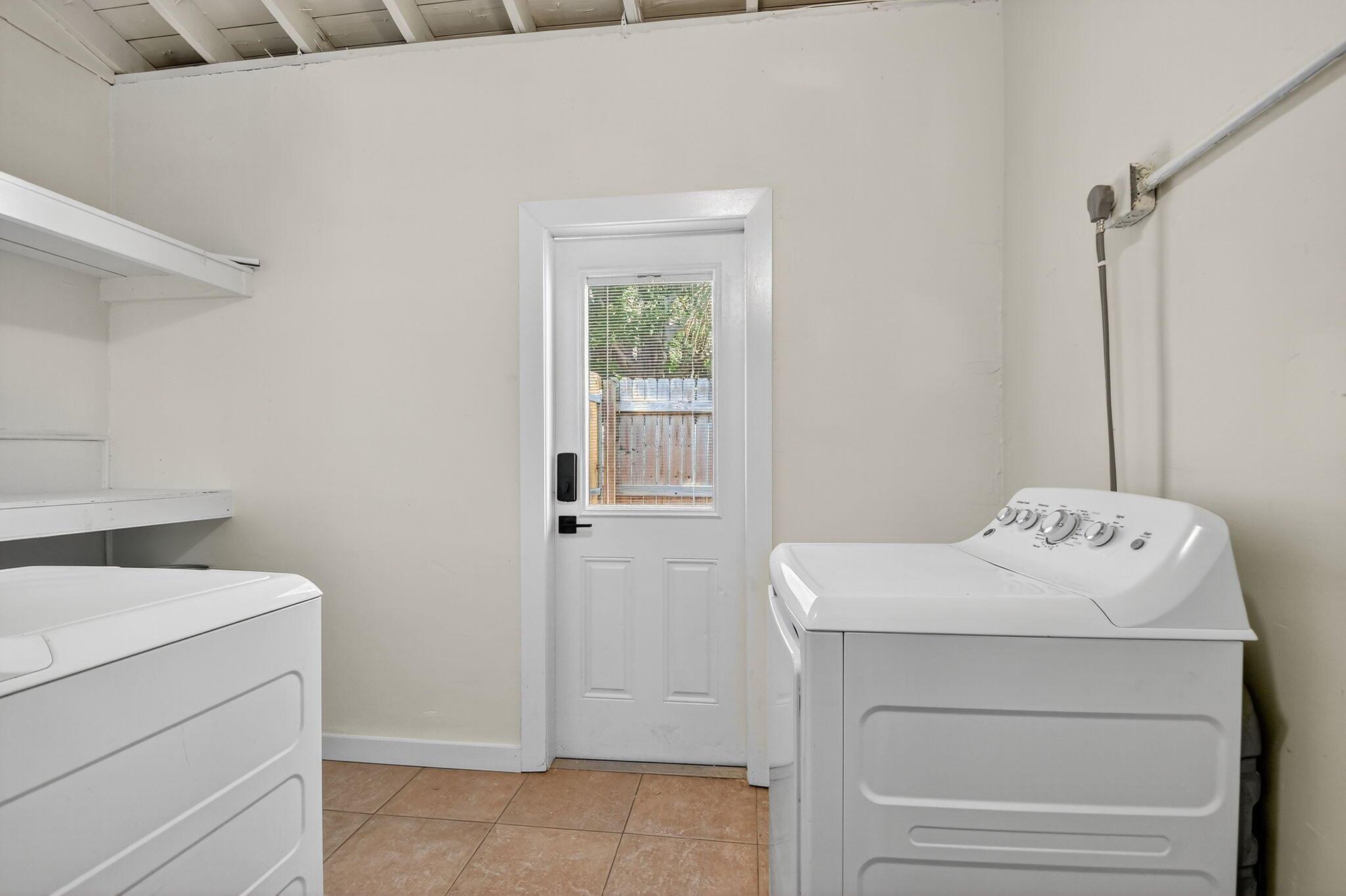 NORTH PALM BCH 1 - Residential Lease