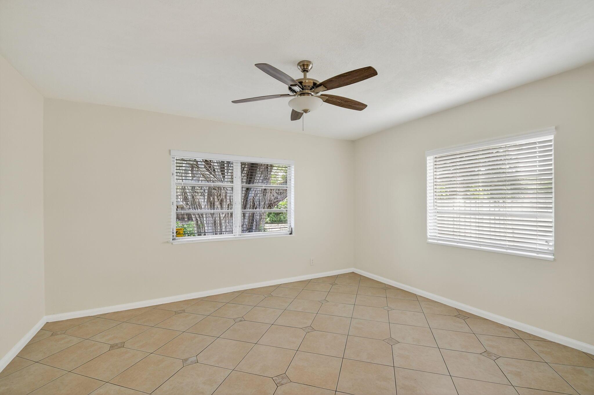 NORTH PALM BCH 1 - Residential Lease