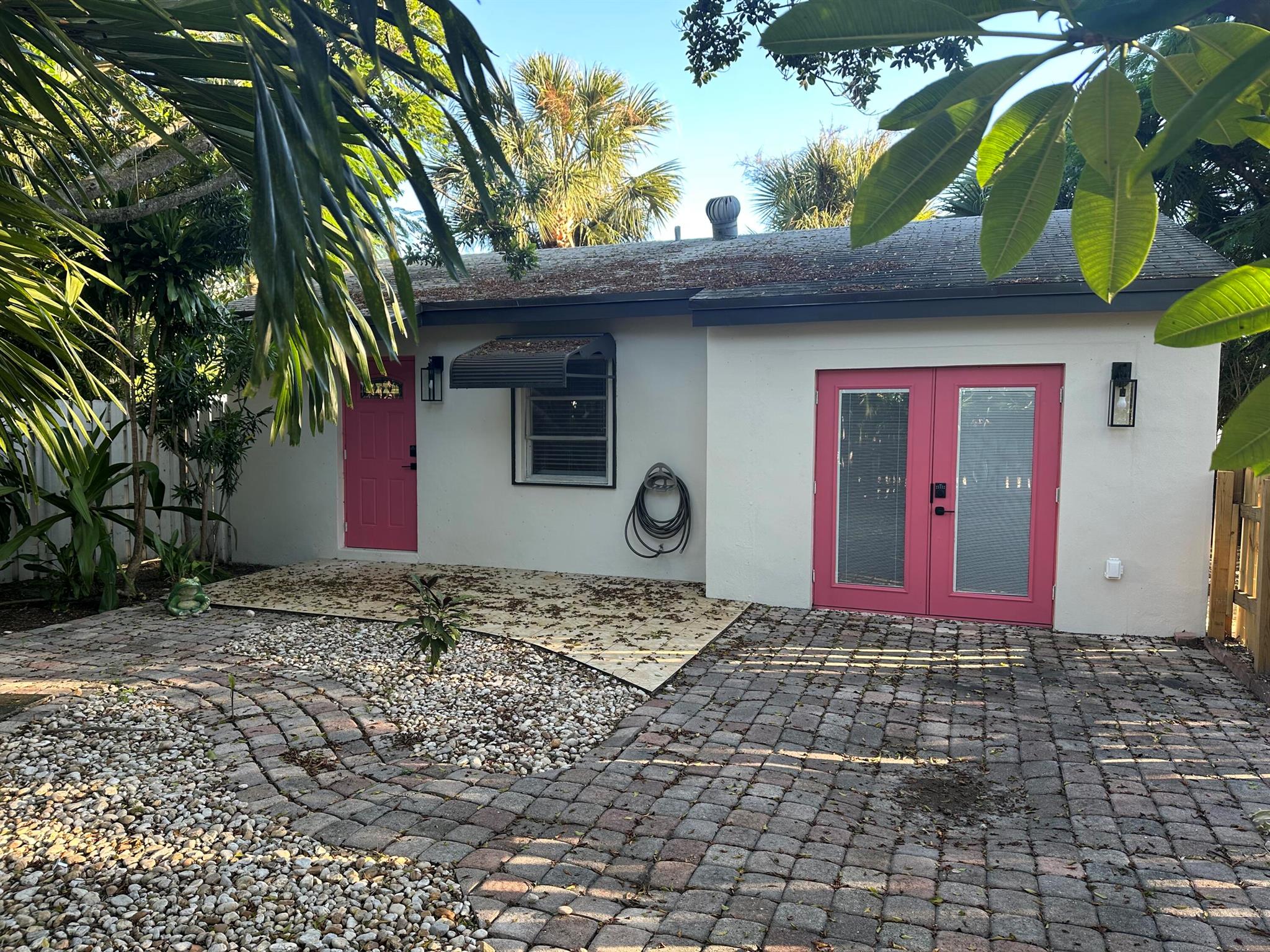 NORTH PALM BCH 1 - Residential Lease